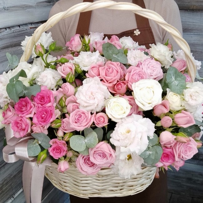 Букет цветов "Корзина Променад"